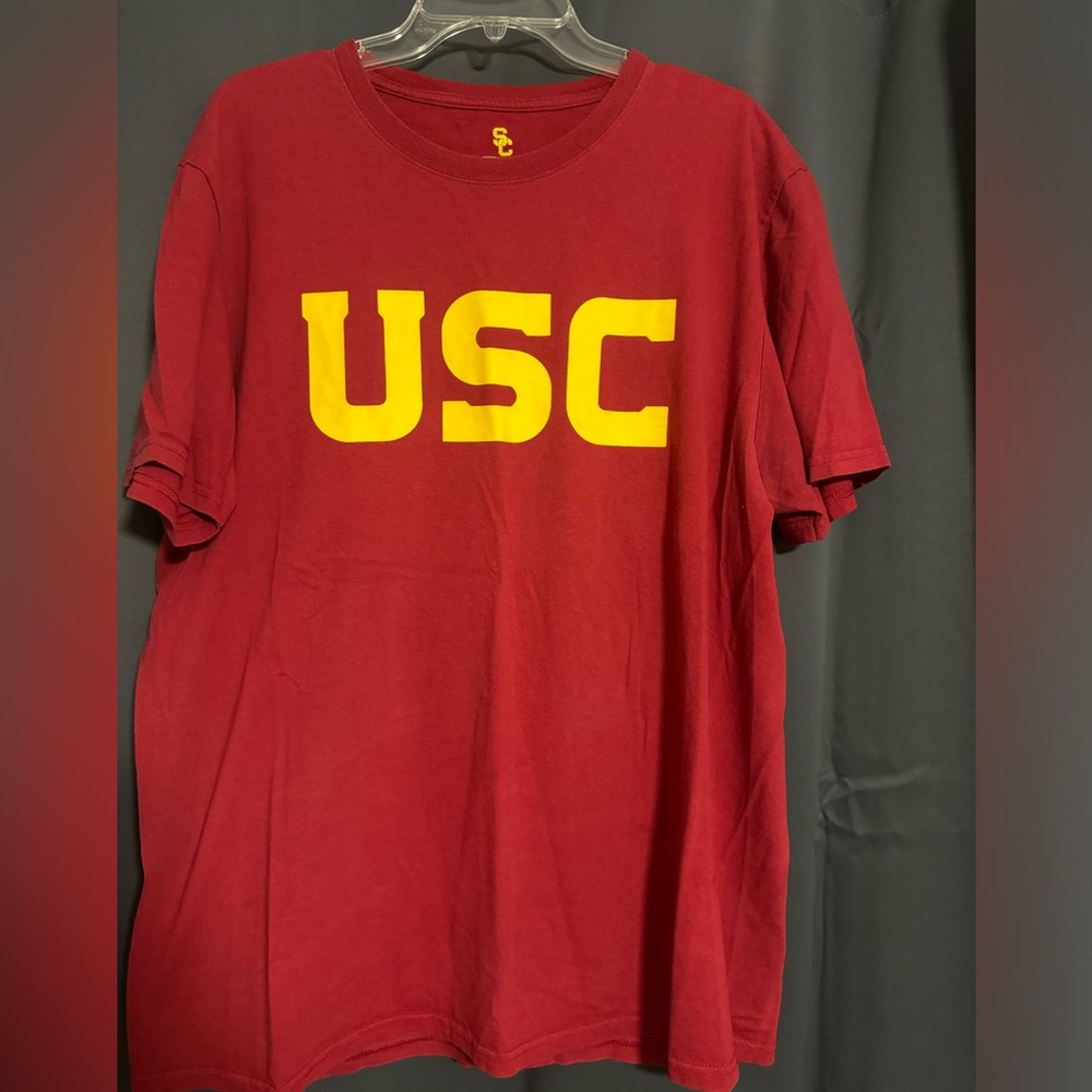USC tee shirt